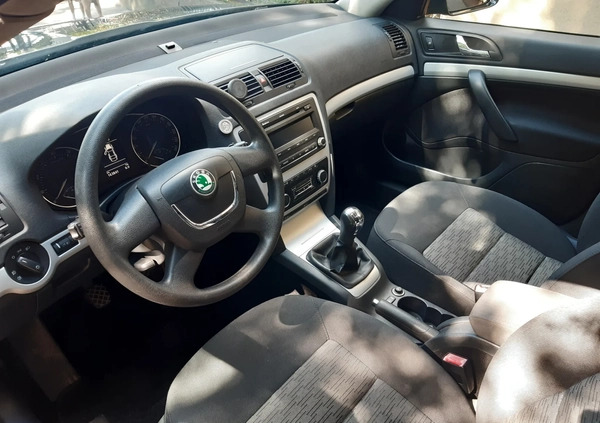 Skoda Octavia cena 14999 przebieg: 163841, rok produkcji 2011 z Trzemeszno małe 46